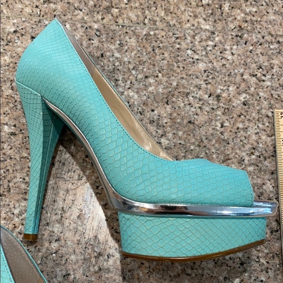 Turquoise Enzo Angiolini heels - Picture 7 of 11